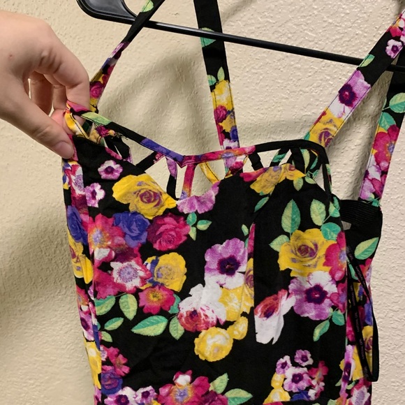 Juniors Floral Dress - Picture 2 of 3